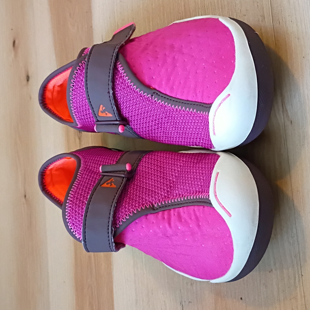 PLAE Kids Bright Pink Sneakers - Picture 2 of 7